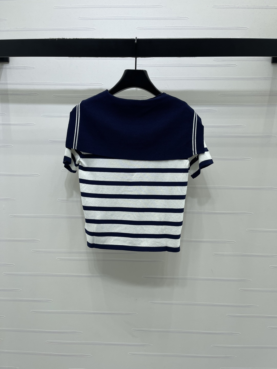 Women's short sleeves